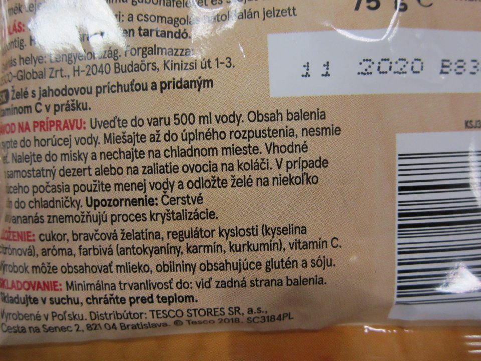 Predaj nesprávne označenej potraviny: "JELLY STRAWBERRY FLAVOUR - Želé s jahodovou príchuťou a pridaným vitamínom C v prášku, 75 g" - nesprávny spôsob uvedenia dátumu minimálnej trvanlivosti. Na výrobku uvedené: "Minimálna trvanlivosť do: 11.2020", správne má byť: "Minimálna trvanlivosť do konca: 11.2020."