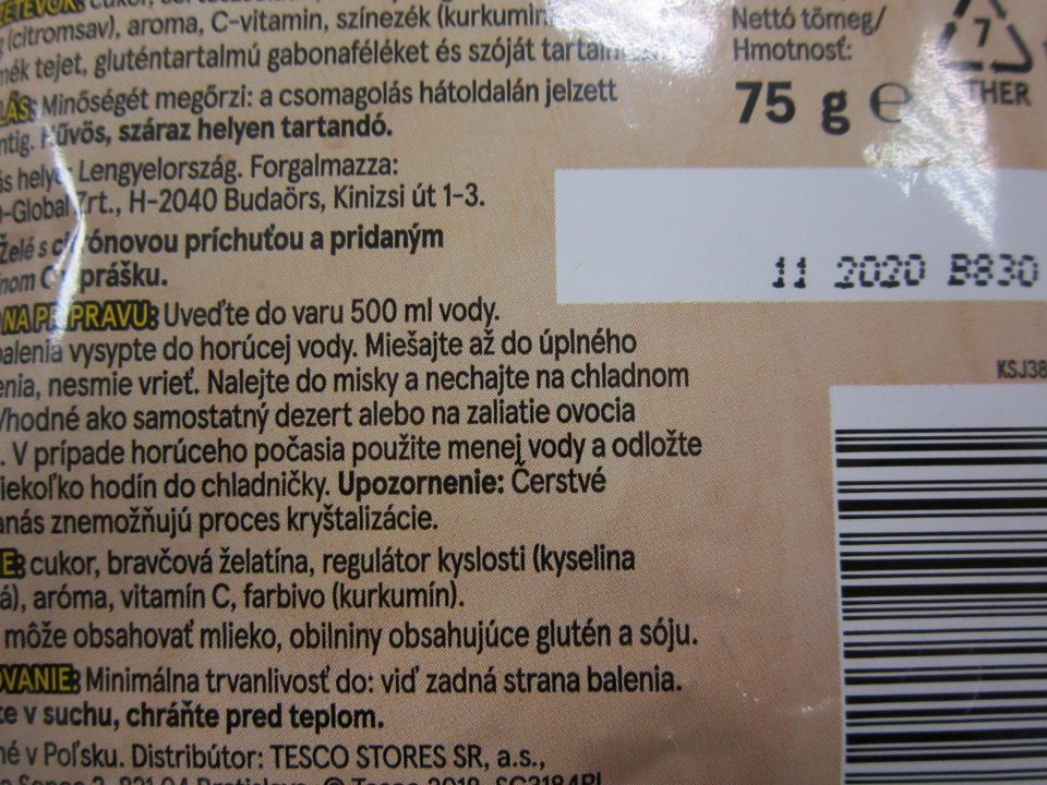 Predaj nesprávne označenej potraviny: "JELLY LEMON FLAVOUR - Želé s citrónovou príchuťou a pridaným vitamínom C v prášku, 75 g" - nesprávny spôsob uvedenia dátumu minimálnej trvanlivosti. Na výrobku uvedené: "Minimálna trvanlivosť do: 11.2020", správne má byť: "Minimálna trvanlivosť do konca: 11.2020."