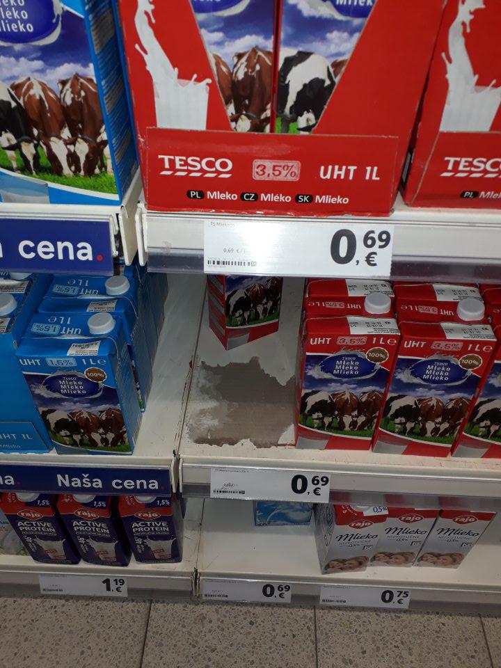 znečistenie regálov