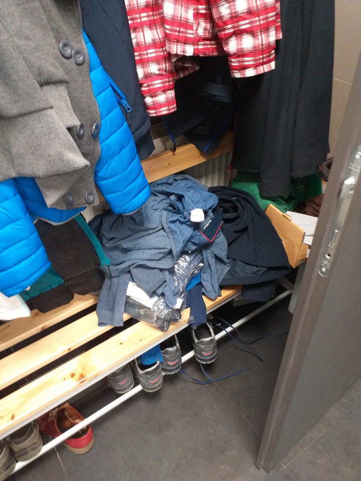 neporiadok v šatniach zamestnancov