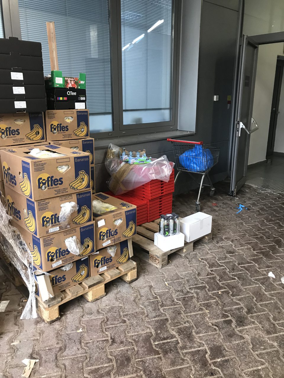 - Nevhodné skladovanie potravinárskeho tovaru na príjmovej rampe