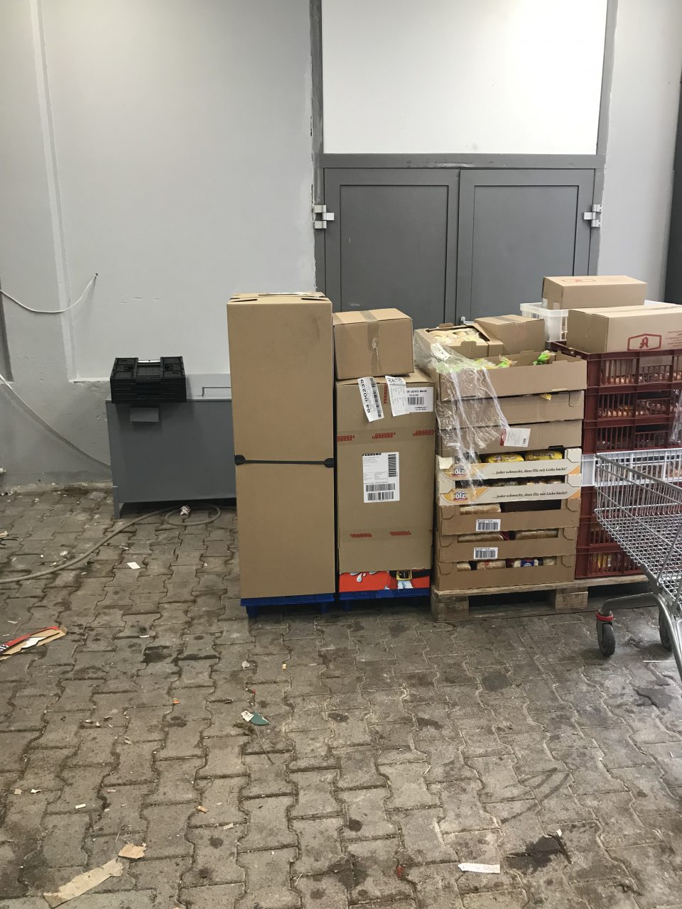 - Nevhodné skladovanie potravinárskeho tovaru na príjmovej rampe