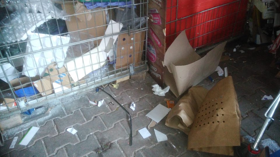Príjmová rampa - znečistená podlaha