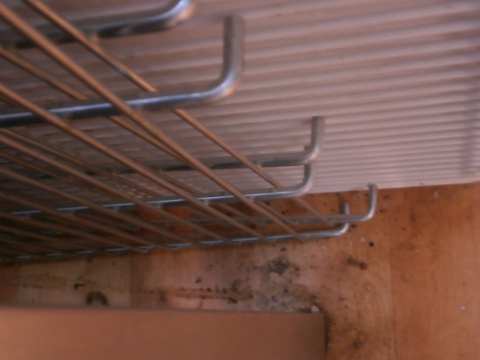 Znečistená podlaha na oddelení dopeku