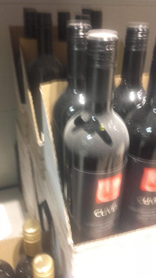 predajné priestory a povrch potravín znečistené prachom zo stavebných prác