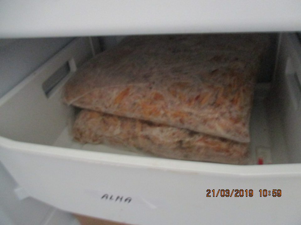 Uskladnené hlbokozmrazené potraviny (červené ríbezle a strúhané jablká) neboli označené žiadnými údajmi o potravine.