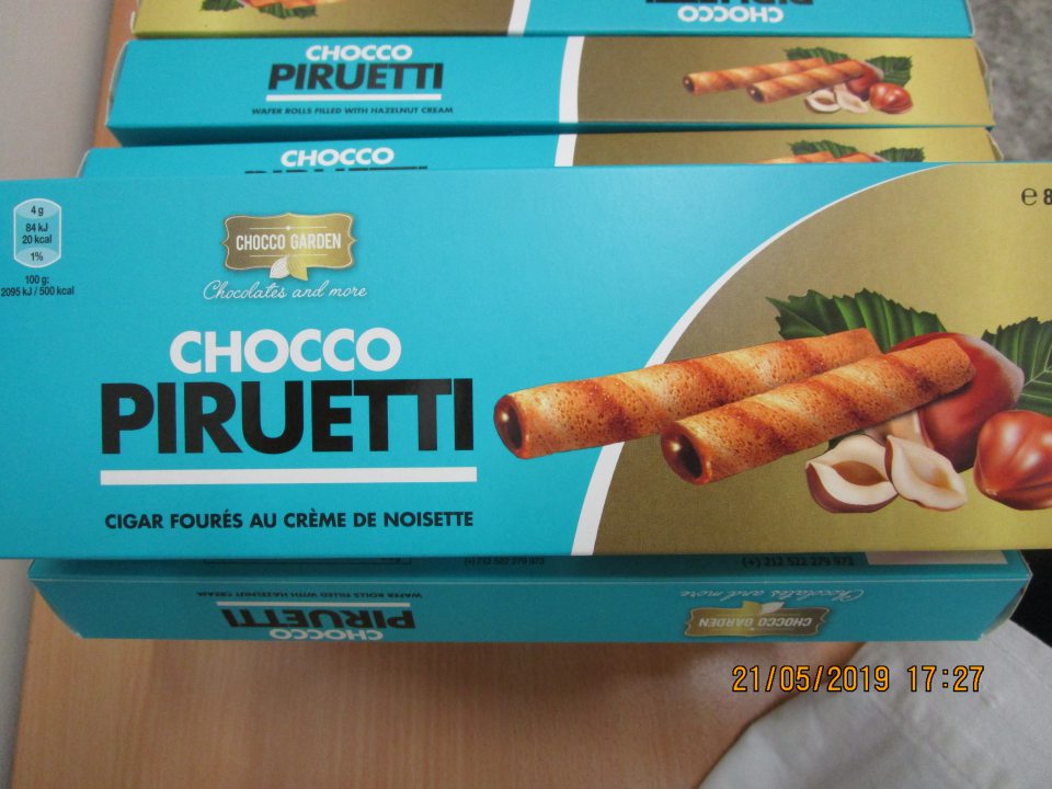 výrobok Chocco Piruetti - cigar Fourés au créme de noisette v celkovom množstve 1,28 m.j. a v celkovej cene 21,60 € chýbalo označenie v kodifikovanej podobe štátneho jazyka ( iba v maďarskom a anglickom ), výrobná dávka 84851, dmt: 01.03.2020