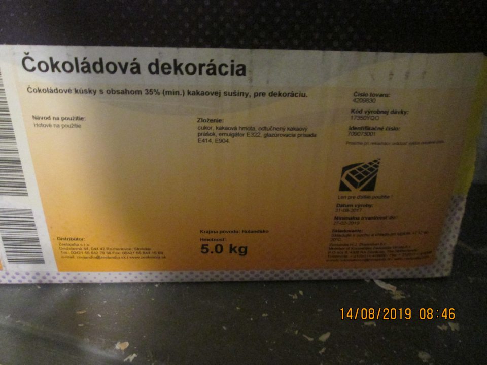 Spoločné uskladnenie surovín po dátume minimálnej trvanlivosti s vyhovujúcimi surovinami. 