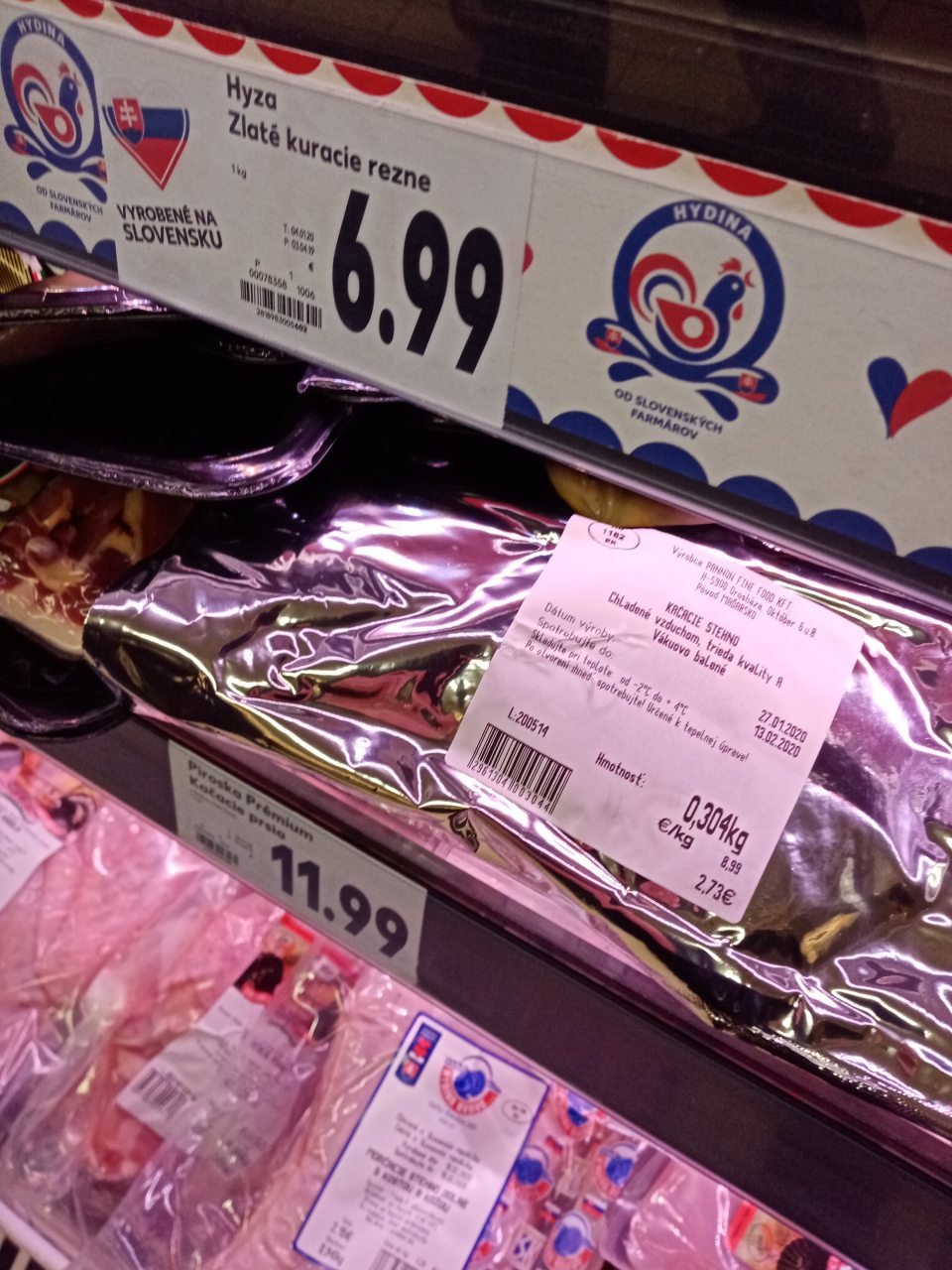 Tovar kačacie stehno chladené vzduchom, vákuovo balené DÁTUM SPOTREBY: 13.02.2019 bol uložený medz ostatnými výrobkami, ktorý nebol označený informáciou pre spotrebiteľa o blížiacom sa ukončení doby spotreby. 