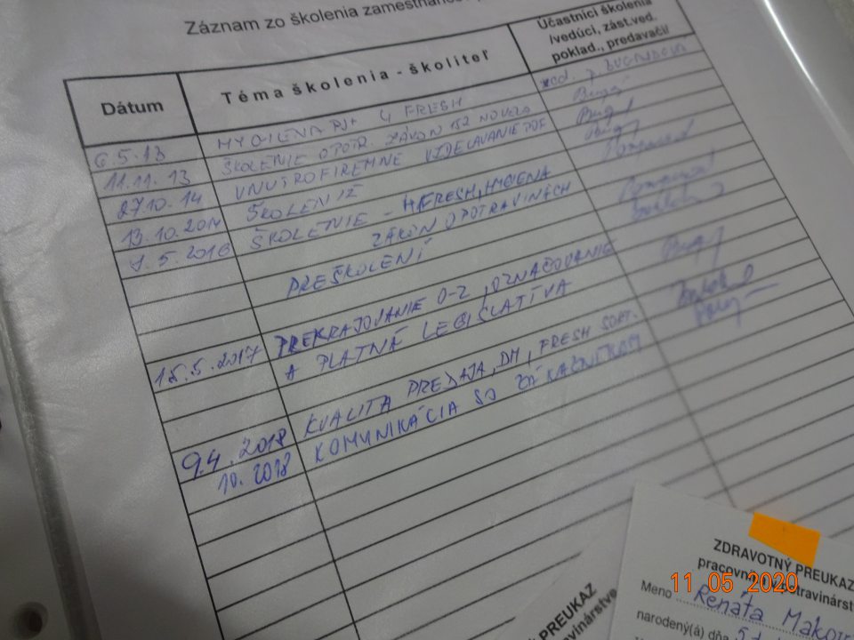 Nepredložená evidencia o školení za rok 2019 a 2020.