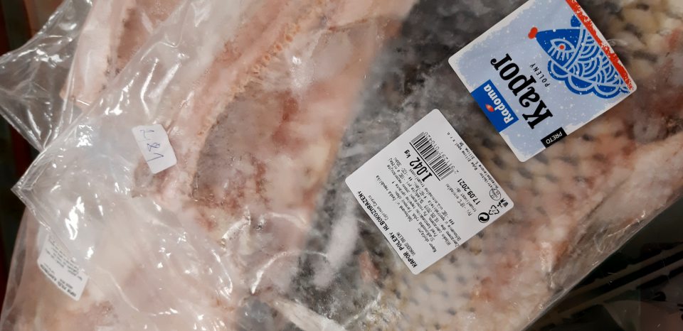 Na predaj ponúkané výrobky s porušeným vákuovým obalom 3 druhy, celková hmotnosť: 7, 456 kg, celková cena : 64,034€.