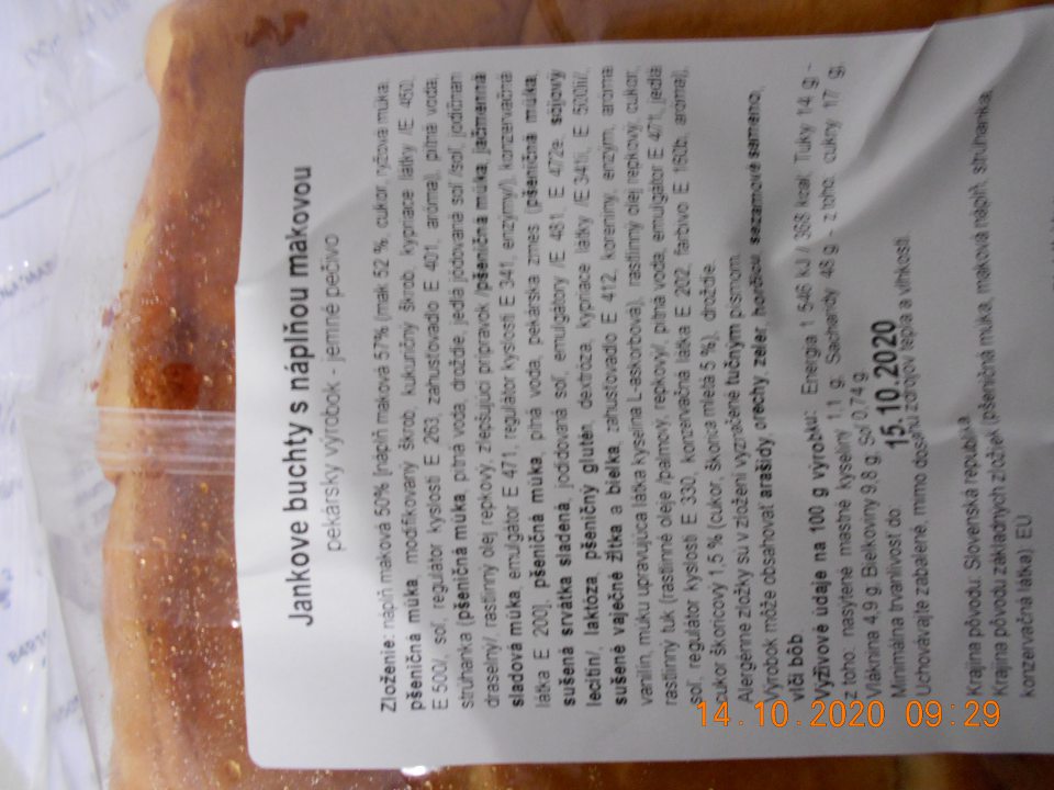 Chýbajúci údaj o množstve náplne u jedného druhu pekárskeho výrobku.