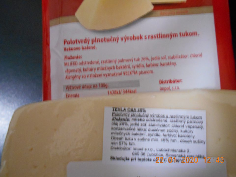 Umiestňovanie na trh  potravinárskeho výrobku, u ktorých bol zistený nesúlad v označovaní zloženia na etikete od výrobcu a na etikete od predajcu.