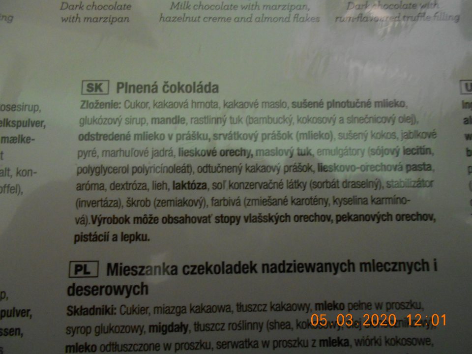 V označení nie je uvedený názov vystihujúci podstatu, keďže sa jedná o viacero druhov čokolád (praliniek).
