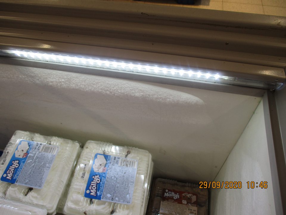 Hrubá námraza v mrazničkách. 