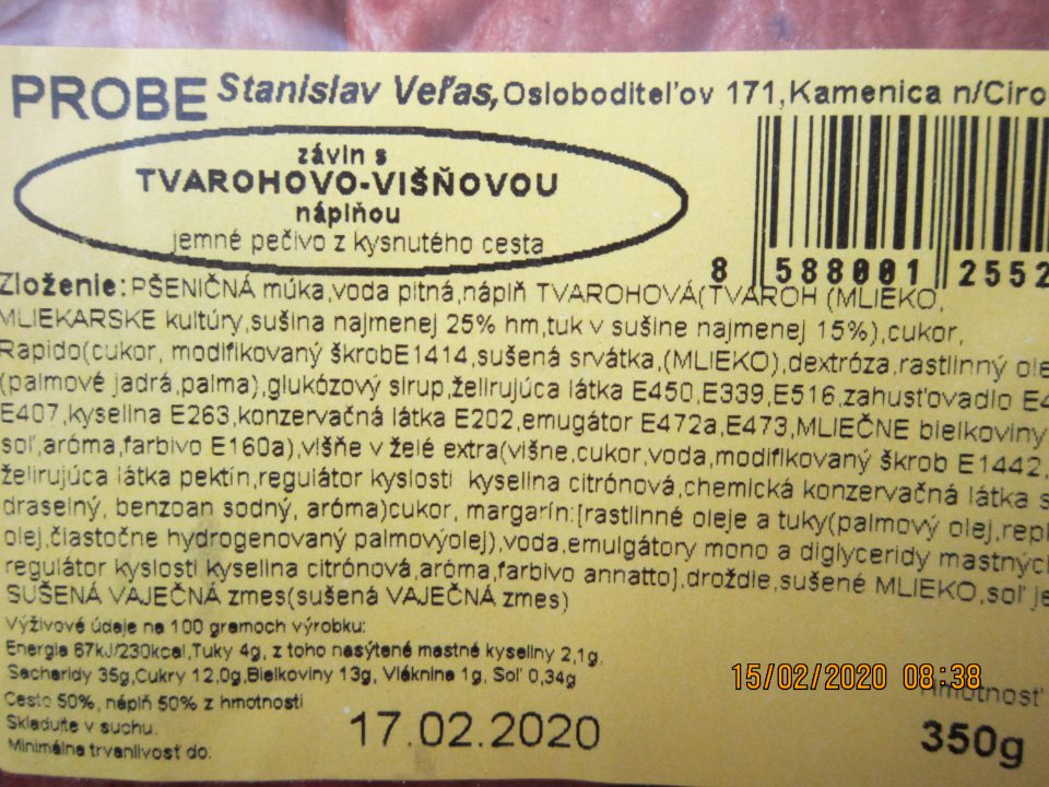 Nedostatok v označení výrobku: Závin s tvarohovo-višňovou náplňou, jemné pečivo z kysnutého cesta, 350 g- v zozname zložiek nie je uvedené percentuálne množstvo tvarohu a višní, ktoré sa vyskytujú v názve výrobku.