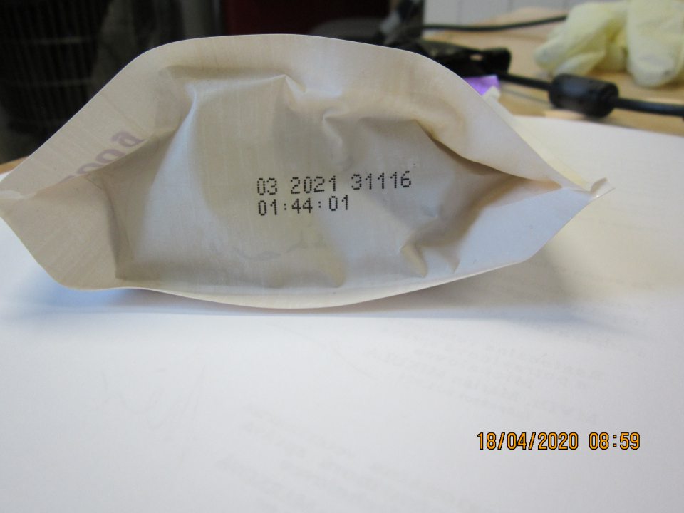 Predaj nesprávne označenej potraviny: "Sušené slivky bez kôstok" - nesprávny spôsob uvedenia dátumu minimálnej trvanlivosti. Na výrobku uvedené: "Minimálna trvanlivosť do: 03.2021", správne má byť: "Minimálna trvanlivosť do konca: 03.2021".