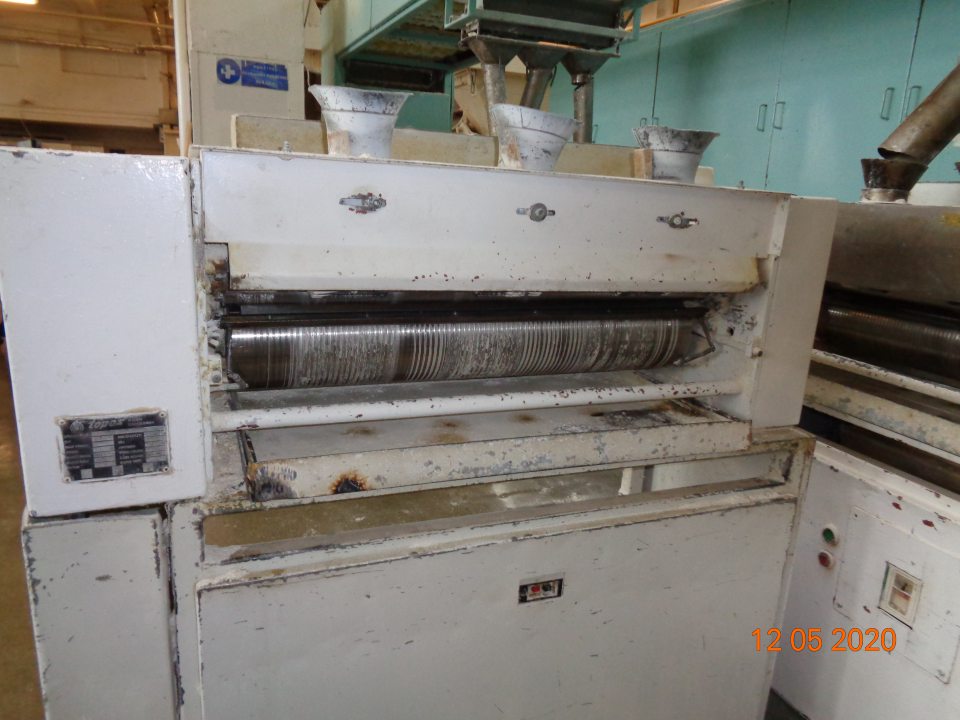 Poškodený hygienický náter na rohlíkovači.