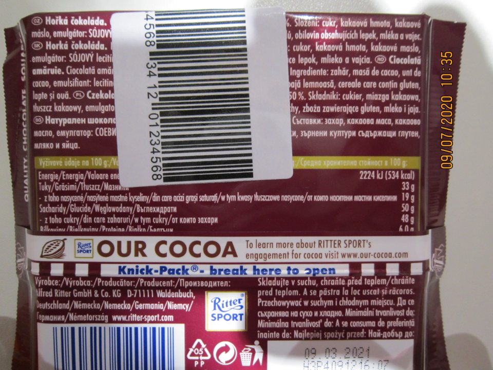Dark chocolate 50% cocoa, 100 g – horká čokoláda od výrobcu: Alfred Ritter GmbH Co KGD, 71111 Waldenbuch, Nemecko – zoznam zložiek prekrytý etiketou s čiarovým kódom.