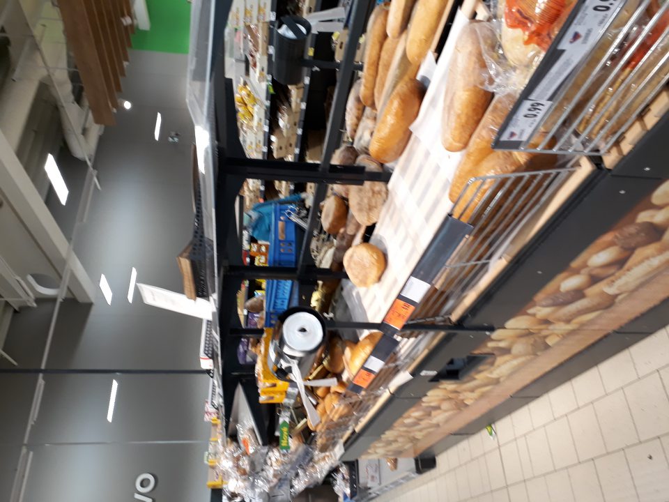 nebalený chlieb sa neponúkal v zariadeniach s ochranným krytom, prekrytá bola iba vrchná čast miesta, kde sa vykonával predaj nebaleného chleba