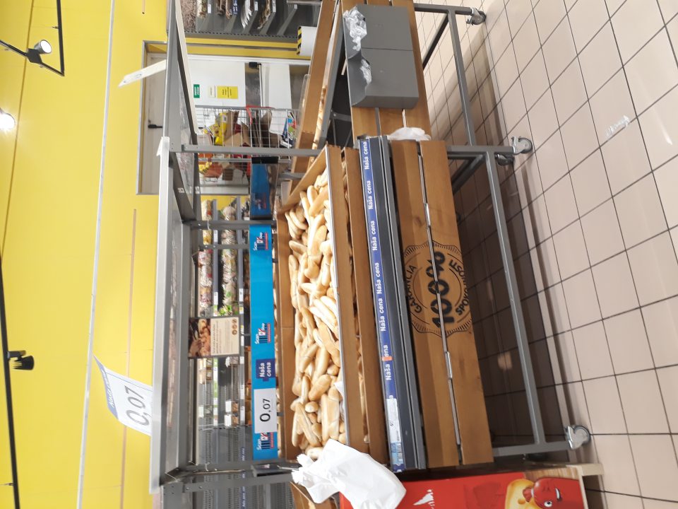 nebalené pekárske výrobky nie sú predávané v zariadeniach s uzatvárateľným krytom