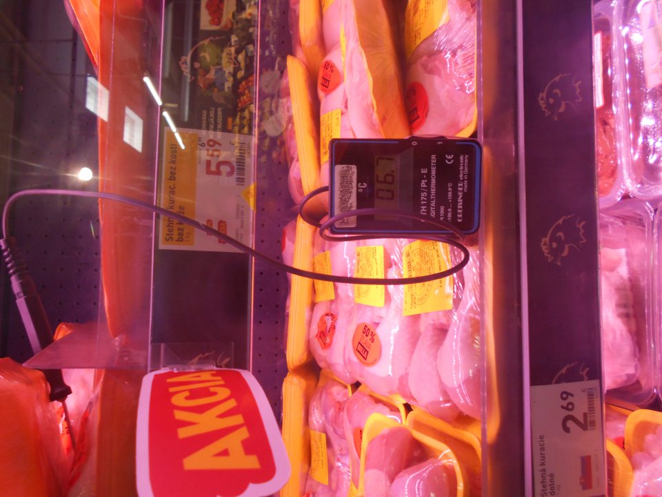 teploty v chladiacej vitríne.