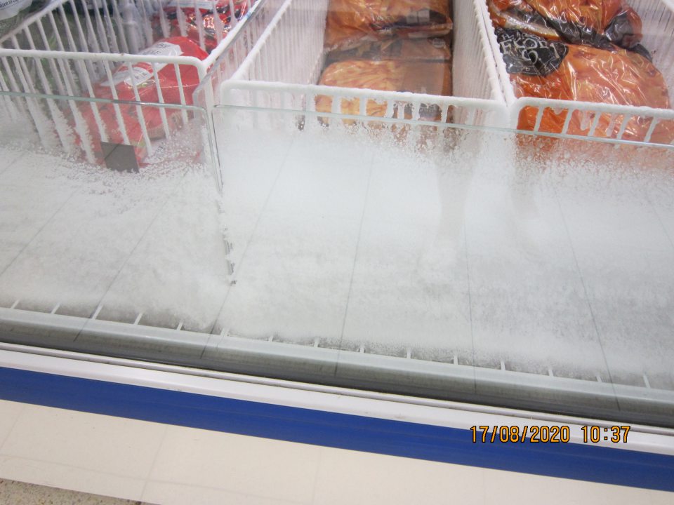 Nadmerná námraza v mraziacom boxe.