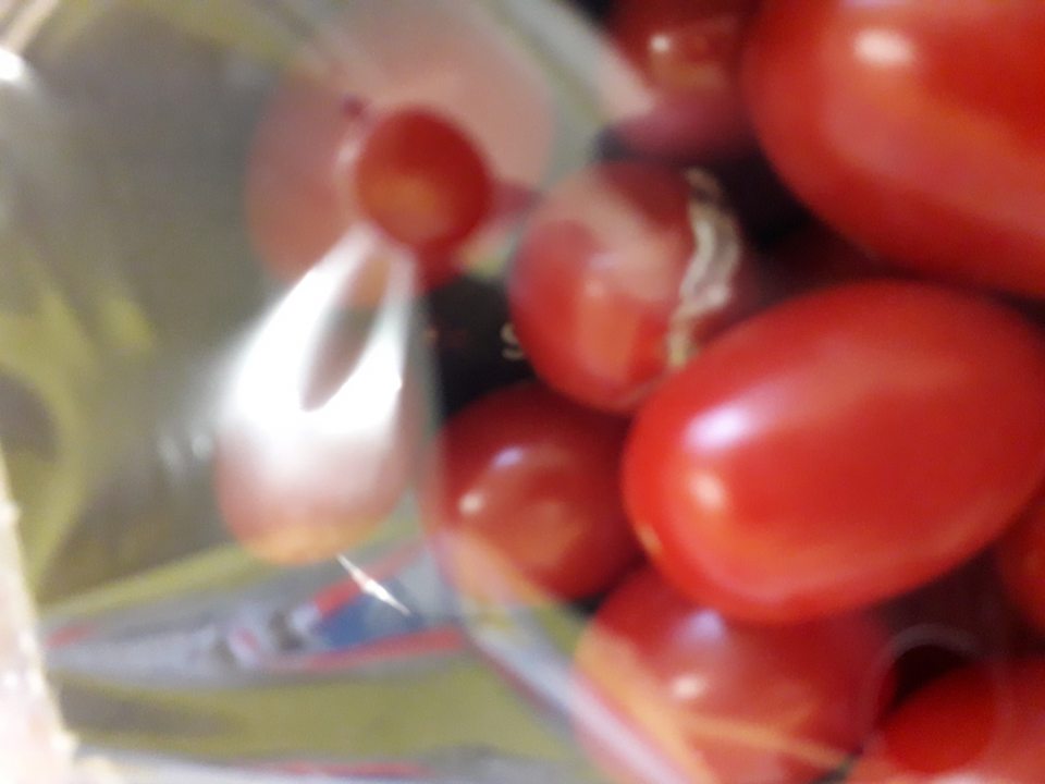 cherry paradajky umiestnené na trh nevhodné na ľudskú spotrebu pre výskyt plesne