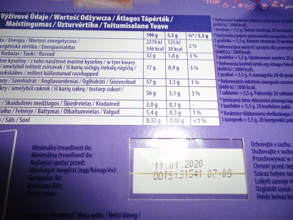 Pralinky z mliečnej čokolády z alpského mlieka plnené mandľovou náplňou (38 %) a chrumkavými kúskami lieskových orechov 110 g, distribútor: Mondeles Slovakia s.r.o., Račianska 44, 832 42 Bratislava, šarža: 00T5191541 07:09, Dátum minimálnej trvanlivosti: 11.01.2020
