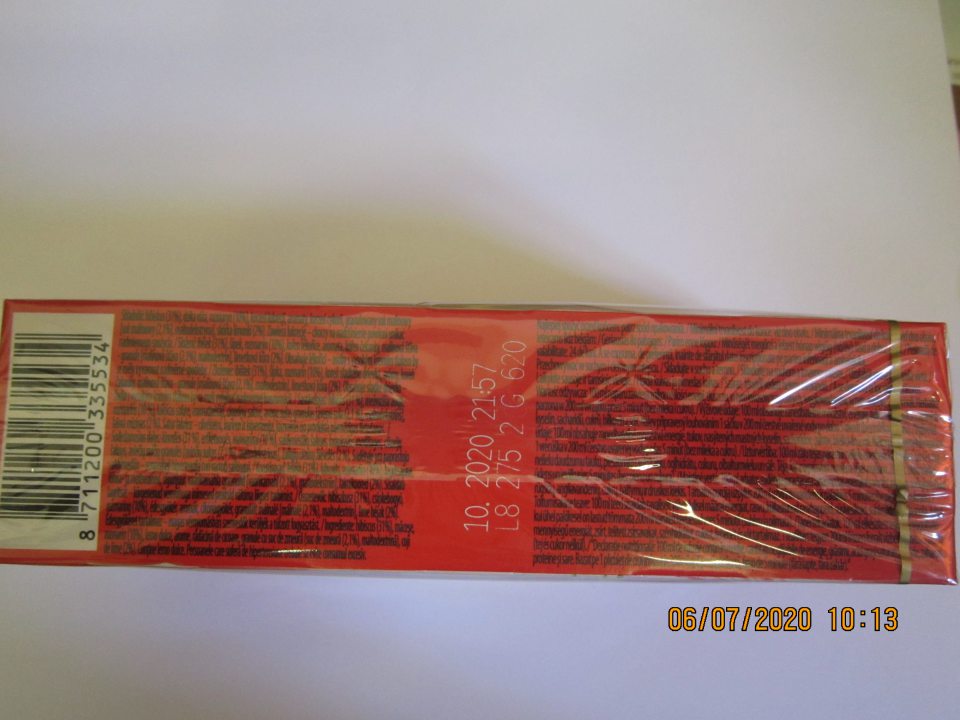 Lipton Aromatizovaná bylinno-koreninovo-ovocná zmes čaju s rozmarínom, hmotnosť 36 g, DMT: 10.2020, označenie dávky: L 8 275 2 G 620, distribútor: Unilever Slovensko, spol. s r.o., Karadžičova 10, 821 08 Bratislava, krajina pôvodu: neuvedená-nečitateľné údaje v označení