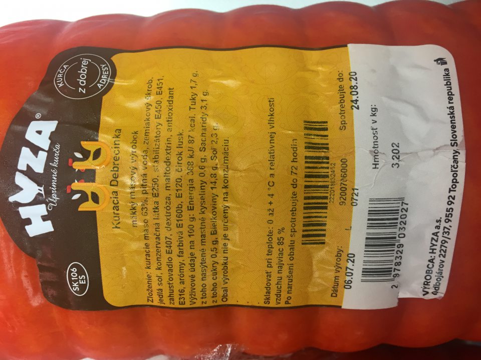 originál etiketa výrobku pri predaji "KURACIA DEBRECÍNKA - mäsový výrobok"