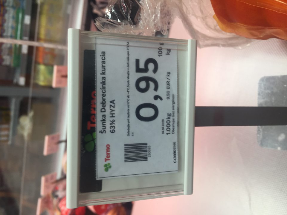 pri predaji označenie výrobku ako ŠUNKA DEBRECÍNKA KURACIA