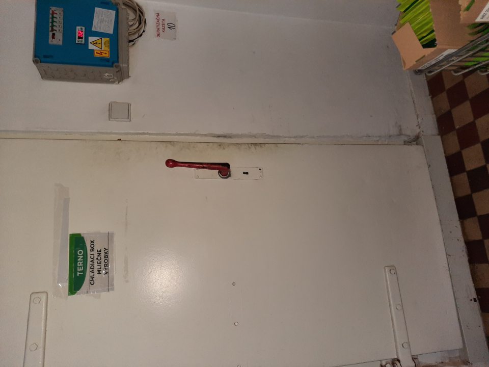 Dvere znečistené