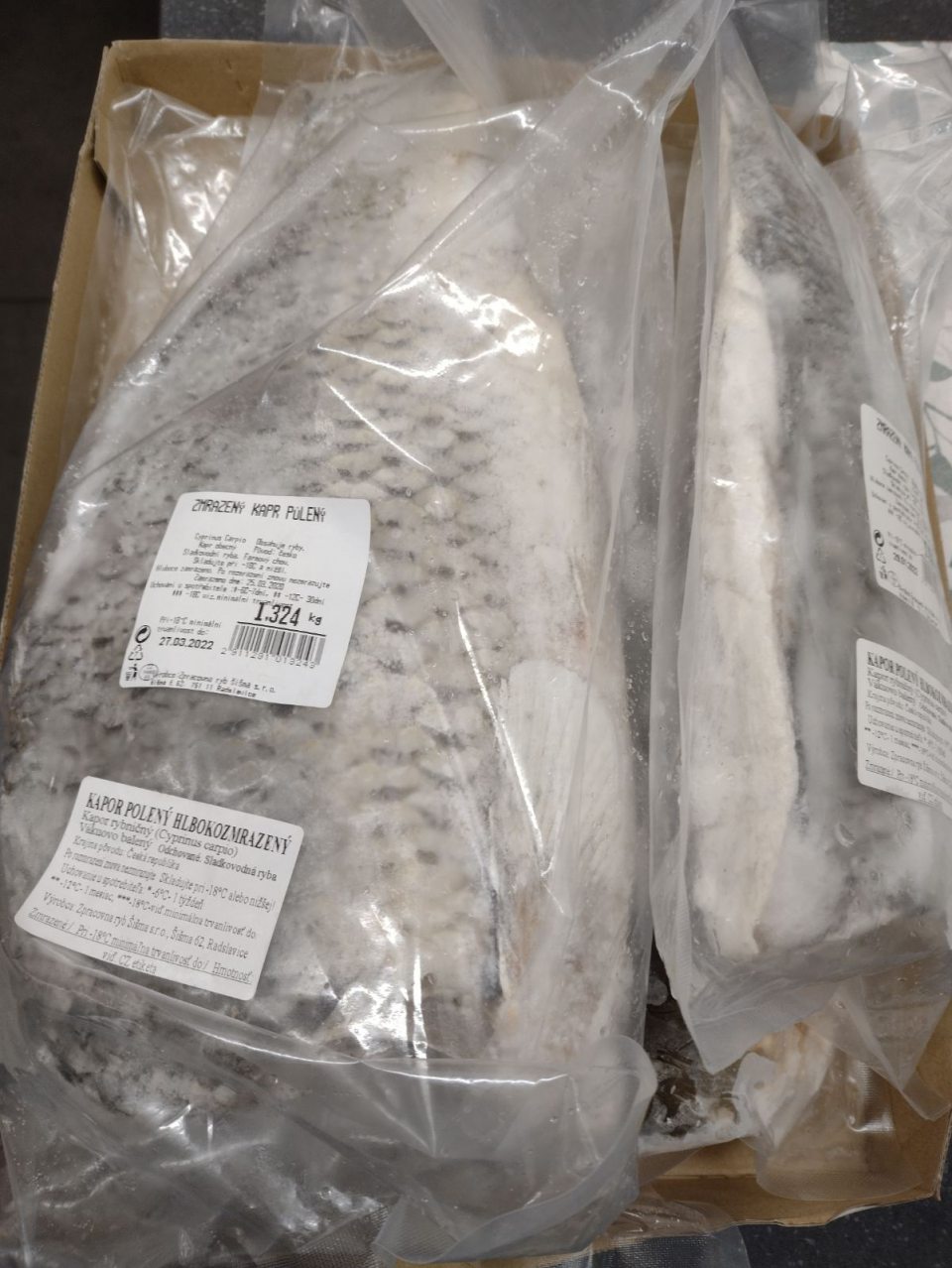 Predaj mrazených rýb s porušeným vákuovým obalom 1 druh, celková hmotnosť 5,034 kg, celková cena 45,256€.