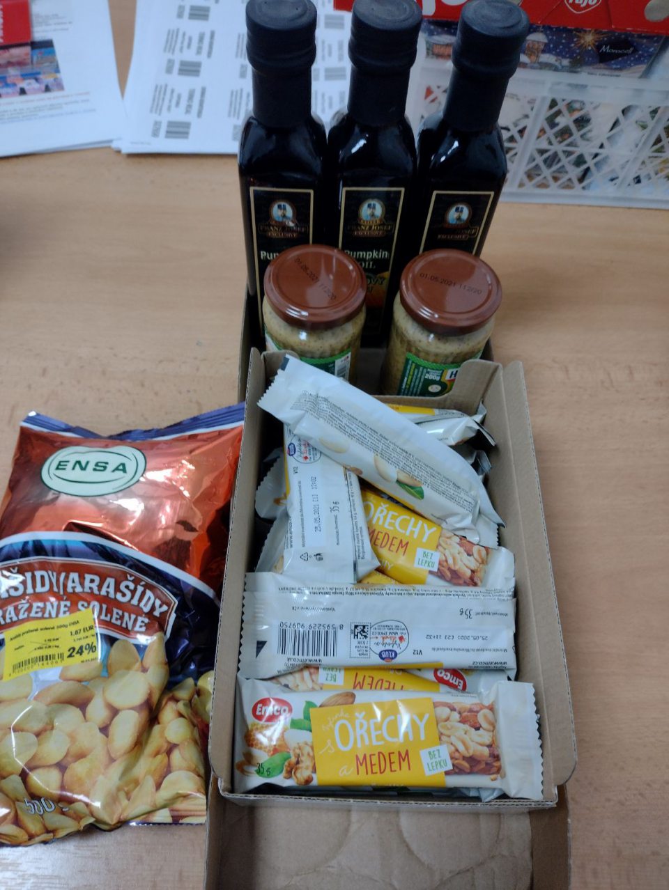 Predaj výrobkov po DMT 4 druhy, celková hmotnosť:2,28kg, celková cena: 33,54€.