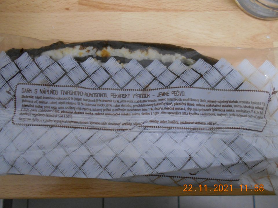  Zistené ponúkanie na predaj jedného druhu pekárskeho výrobku, u ktorého v zložení nebolo uvedené zloženie zloženej zložky - vaječná melanž, respektíve, nebol uvedený sprievodný údaj, týkajúci sa jej špecifickej úprav