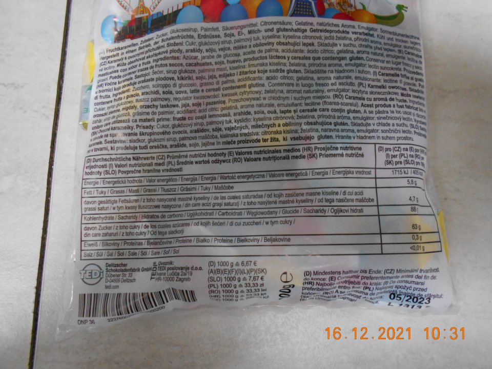 Zistené uvedenie nesprávnych údajov, ako "prísady", "účinné látky". 