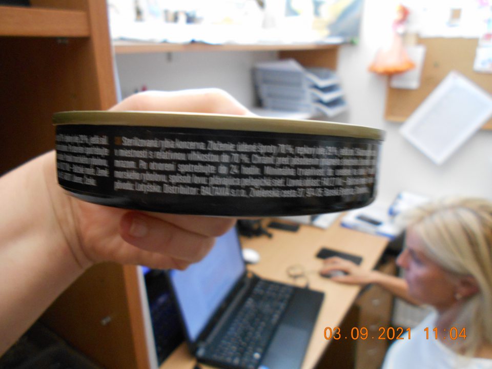 Zistené uvádzanie do obehu dvoch druhov rybacích výrobkov, u ktorých v označení chýbali zvýraznené zložky, spôsobujúce alergie alebo neznášanlivosť.