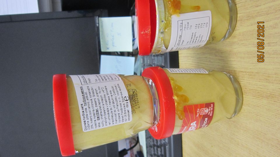 Poškodený uzáver, vytekajúci obsah