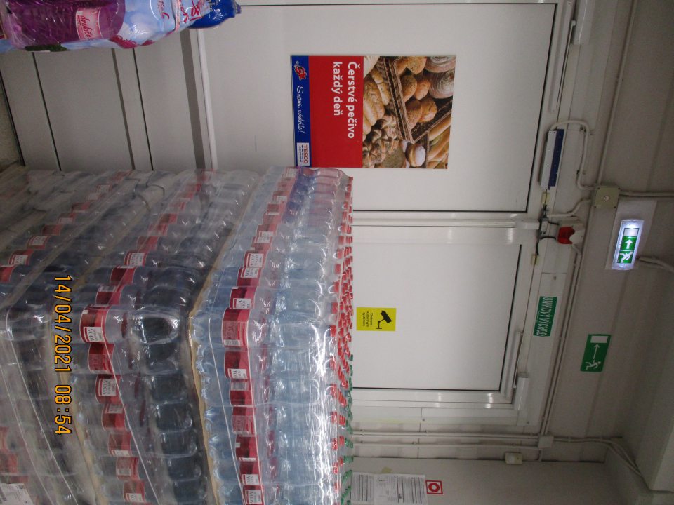 Založený núdzový východ.