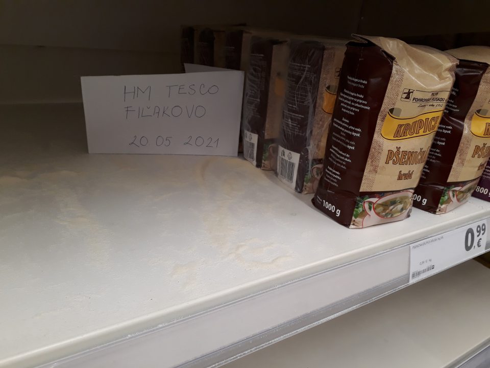 Rozsypaná múka.