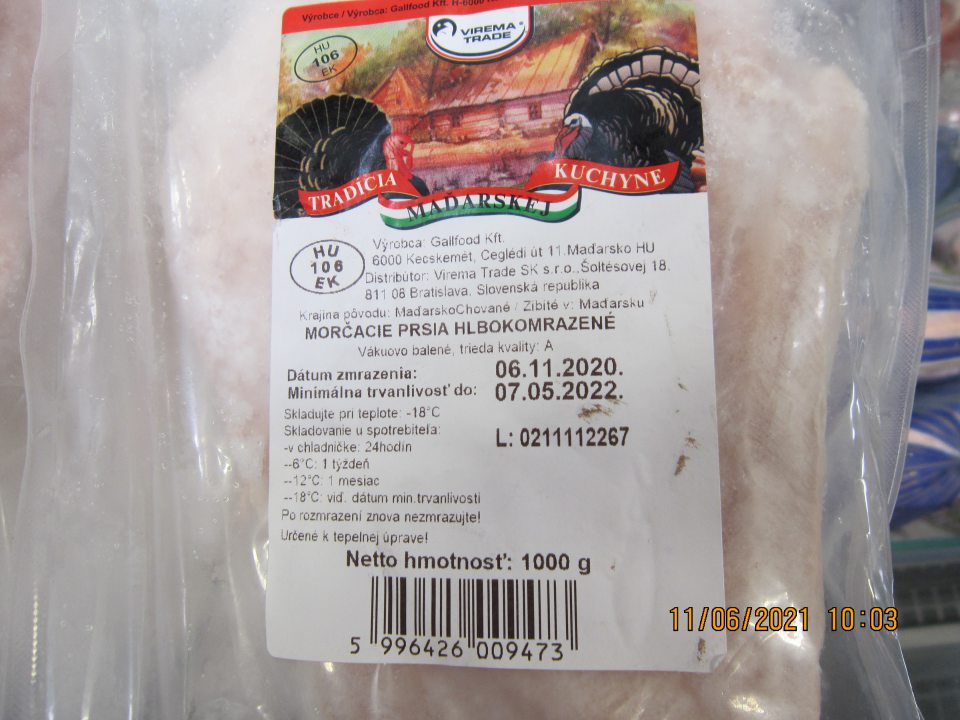 Morčacie prsia hlbokomrazené, vákuovo balené, trieda kvality A - narušené vákuové balenie, zvýšený výskyt kryštálikov ľadu na povrchu výrobkov so známkami vysušenia tovaru mrazom.
