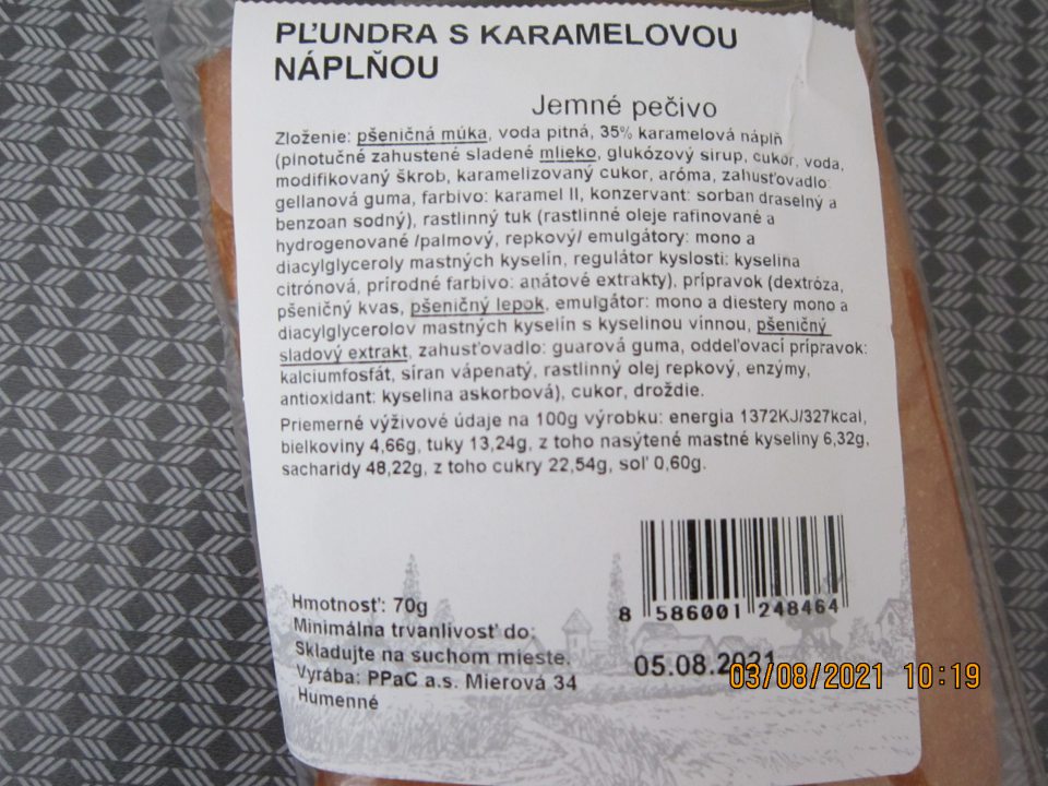 Nedostatok v označení výrobku: Pľundra s karamelovou náplňou, jemné pečivo, 70g - v  zozname zložiek nie je zdôraznená zložka „pšeničný kvas“ obsahujúca alergén glutén.