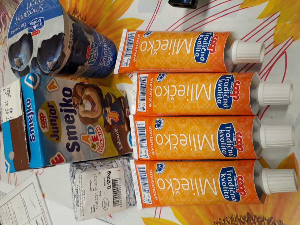Predaj dvoch druhov výrobkov po dátume spotreby a dvoch druhov výrobkov po dátume minimálnej trvanlivosti.