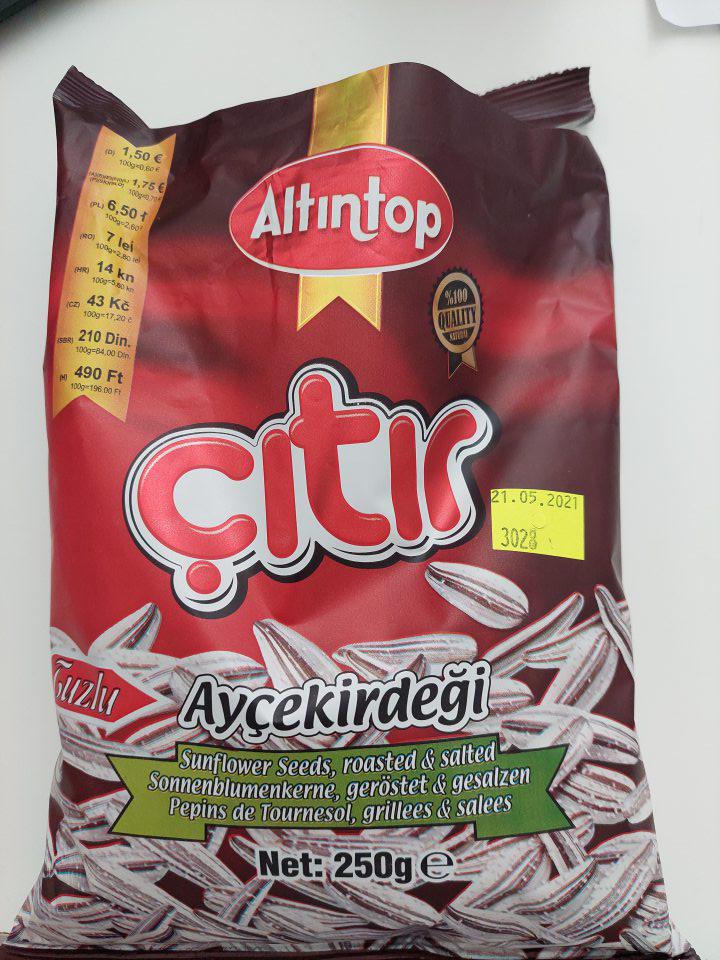 Nevyhovujúce výsledky laboratórnej analýzy senzorického posúdenia v znakoch pach a chuť.