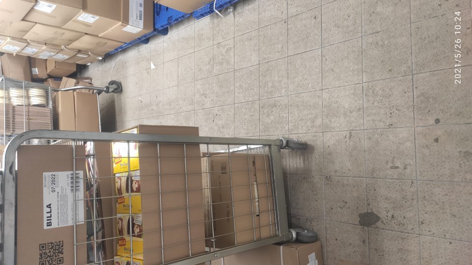 Podlaha mraziaceho boxu v zázemí