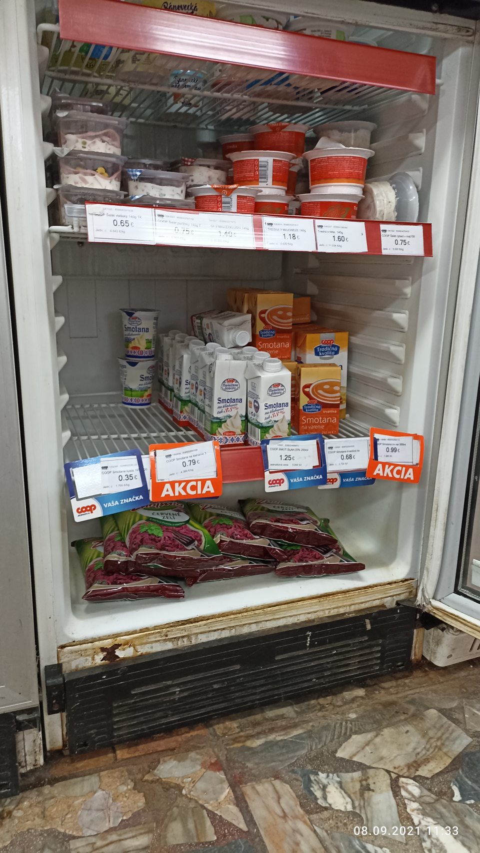 skorodovaný povrch chladničky