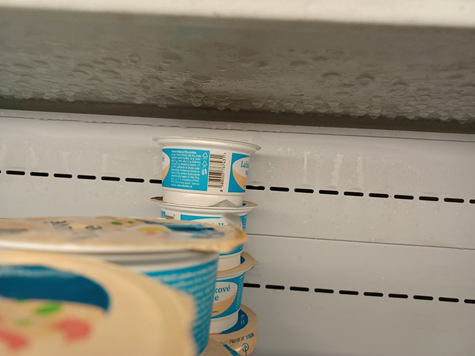 Odkvapkávajúci kondenzát na potraviny