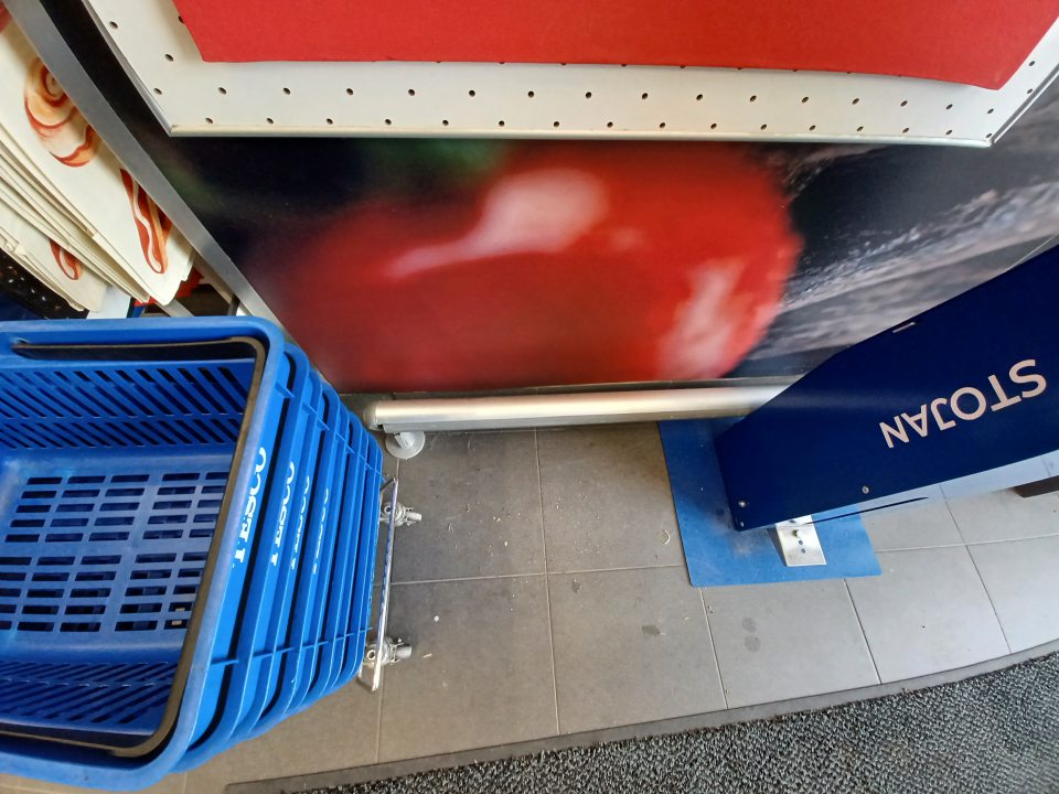 Podlahy znečistené