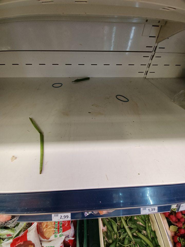 Chladiace vitríny znečistené